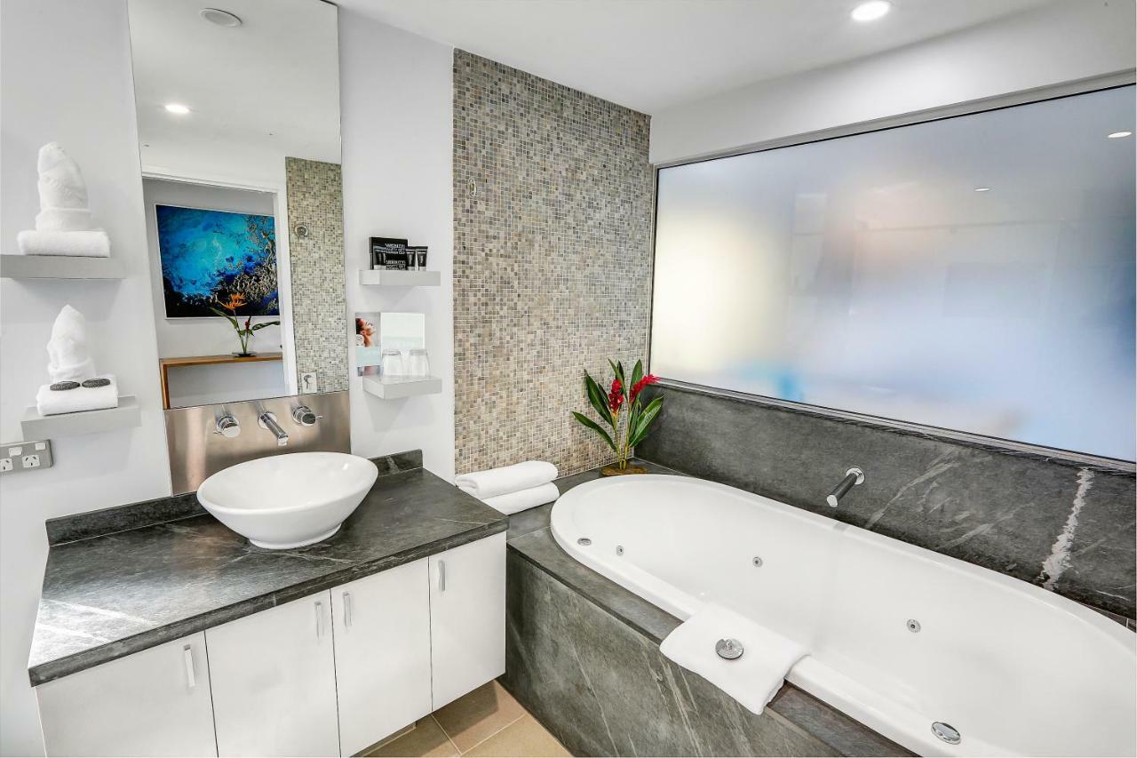 Elysium Private Apartments Triton By The Sea Palm Cove Exteriör bild